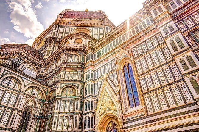 Medici Secrets & Mysteries: Interactive Walking Tour Game - The old bridge and Florence palaces: where the stories land