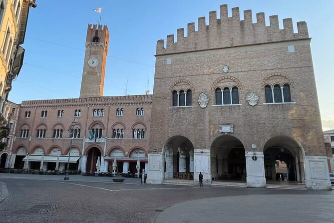 Medieval Canals and Fountains: A Treviso Self-Guided Audio Tour - Stop 4: Walking the canal from the Boteniga River to Treviso’s famous corner