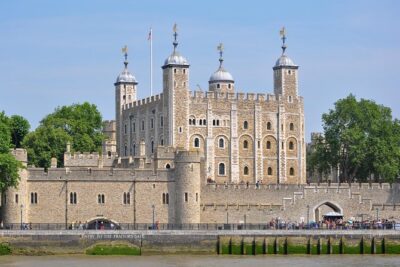 Medieval London: A Self-Guided Audio Tour from Monument to the Tower of London - Stop 1: The Monument and the Great Fire starting point