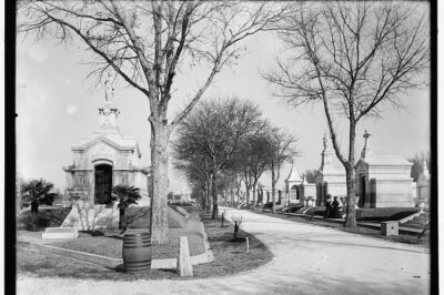 Metairie Cemetery Stories: A Self-Guided Audio Tour - VoiceMap app essentials: download once, then trust offline