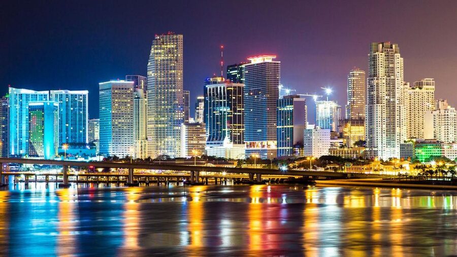 Miami Audioguide - TravelMate app for your smartphone - What you get in the app for $9: 32 audio segments, quiz, and multilingual voices