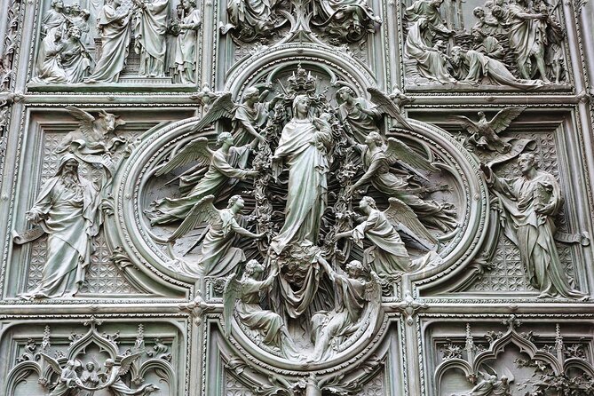 Milan Walking Tour with Audioguide on Your Smartphone - Garibaldi Monument, the Stock Exchange, and Roman Remains in the Same Day
