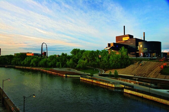 Minneapolis River Walk: A Self-Guided Audio Tour - St. Anthony Lock and Dam (permanently closed) and the altered falls story