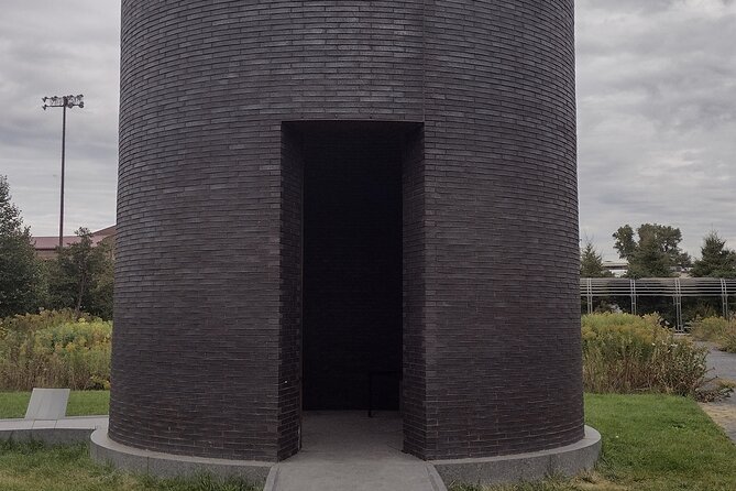 Minneapolis Sculpture Garden: A Self-Guided Walking Tour - A Self-Guided GPS Walk That Fits Your Pace