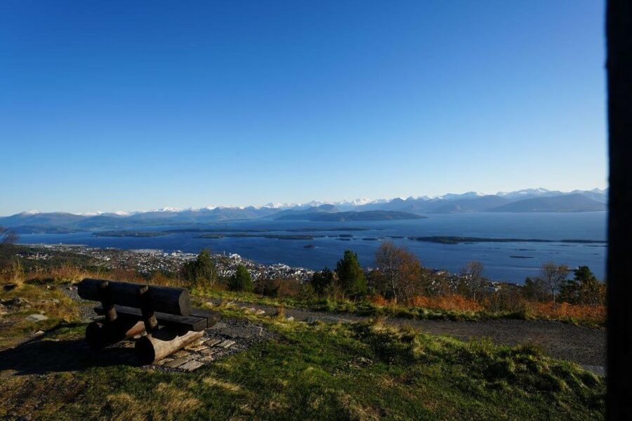 Molde: Atlantic Ocean Road & Varden Audio Guide Bus Tour - Key highlights worth your attention
