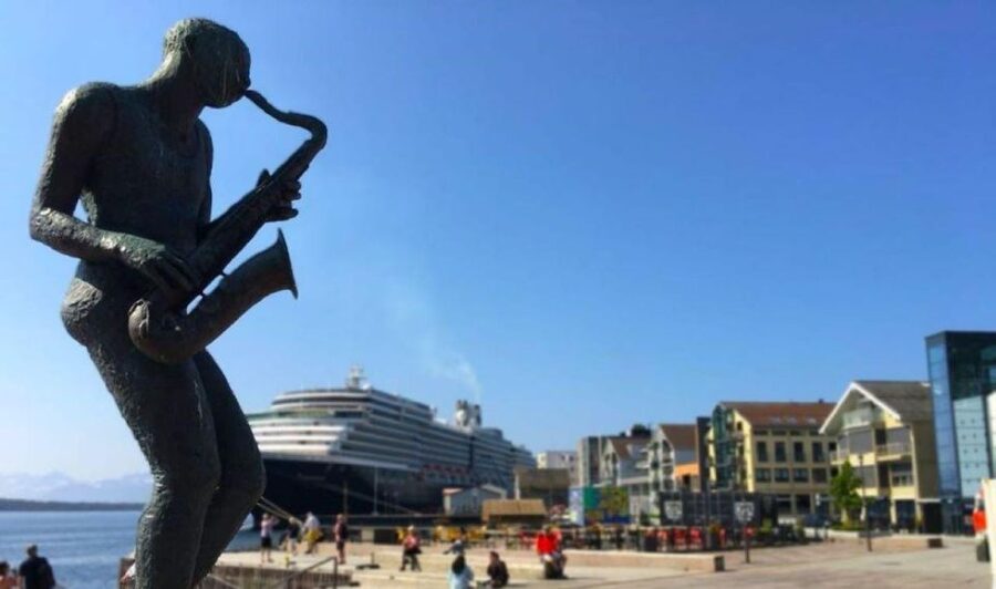 Molde: Atlantic Ocean Road & Varden Audio Guide Bus Tour - Why Molde makes sense as your starting point