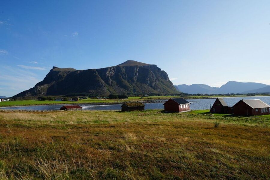Molde: Atlantic Ocean Road & Varden Audio Guide Bus Tour - Making sense of the in-between stops: Eldhusøya, Molde Panorama, and more