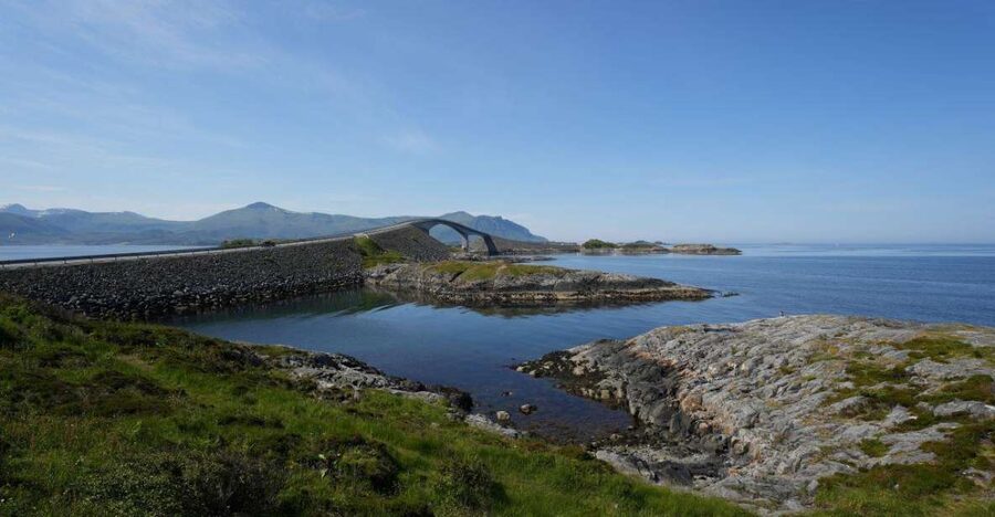 Molde: Atlantic Ocean Road & Varden Audio Guide Bus Tour - Timing realities: 3.5 hours means you plan your photo moments