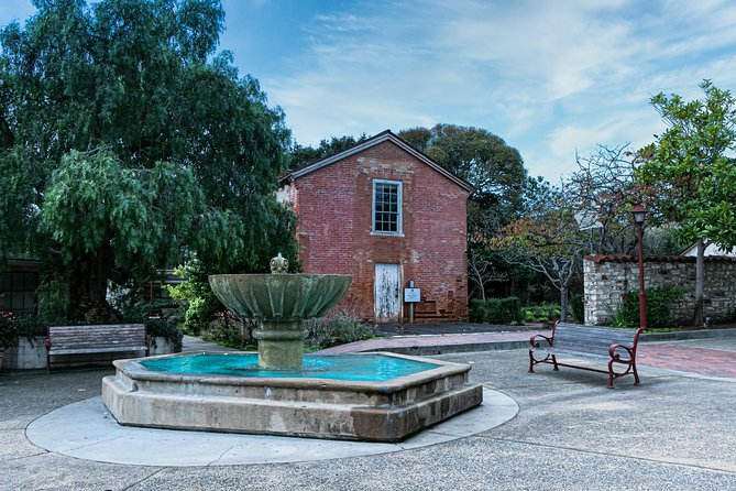 Monterey State Historic Park and Fisherman’s Wharf: A Self-Guided Audio Tour - Getting Your Bearings: Start at the Salvador Dalí Museum