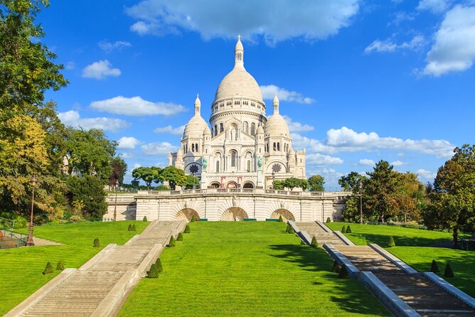 Montmartre Paris Walking Tour with Audioguide on Your Smartphone - The walking route: what the 1.5 hours are really like
