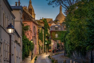 Montmartre: Secret Stories of Paris - Self-Guided Audio Tour - St Pierre de Montmartre: the older church behind the famous one