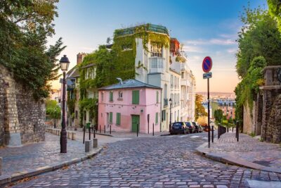 Montmartre Self-Guided Audio Tour: More Than Meets the Eye - Mur des je t’aime and an 885-year church thread