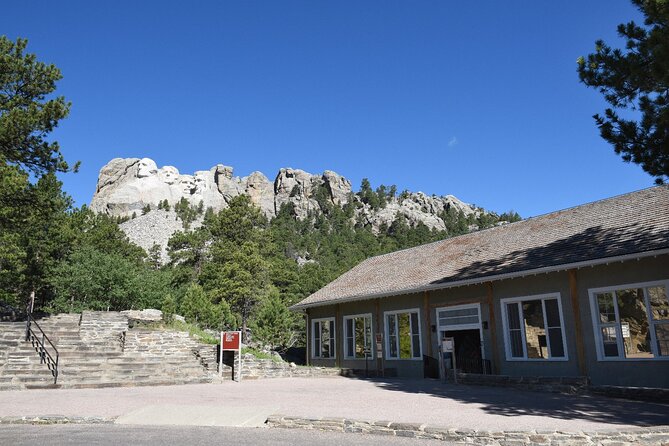 Mount Rushmore Self-Guided Walking Audio Tour - A self-guided Mount Rushmore audio tour that actually guides your feet