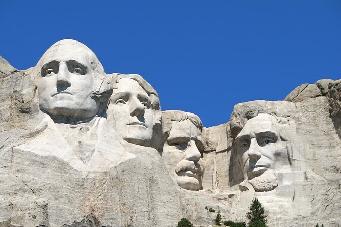 Mount Rushmore Self-Guided Walking Audio Tour - Stop 1: Gutzon Borglum Historical Center and the artist behind the faces
