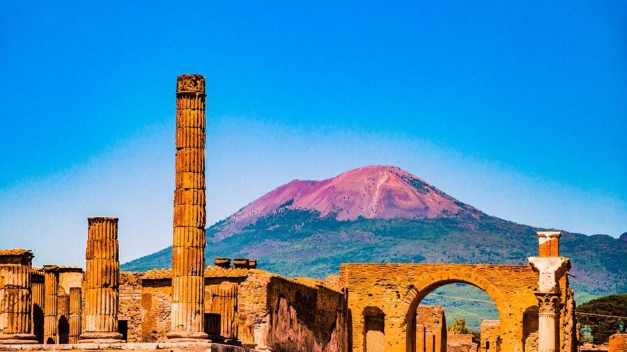 Naples Audioguide - TravelMate app for your smartphone - Museums and viewpoints: Archaeological Museum, Capodimonte, Certosa San Martino