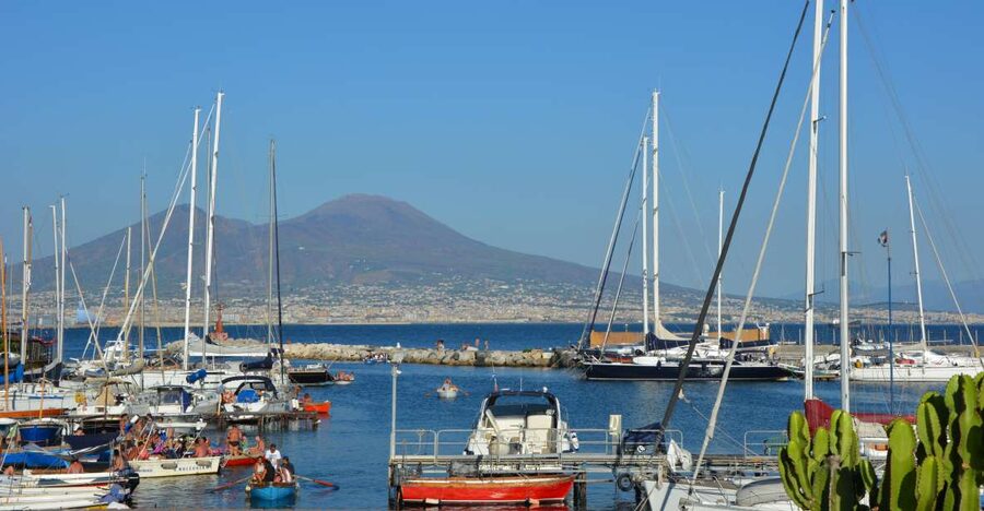 Naples: daily/weekly transport ticket, map and audio guide - How the Naples Central Station meetup sets you up for success