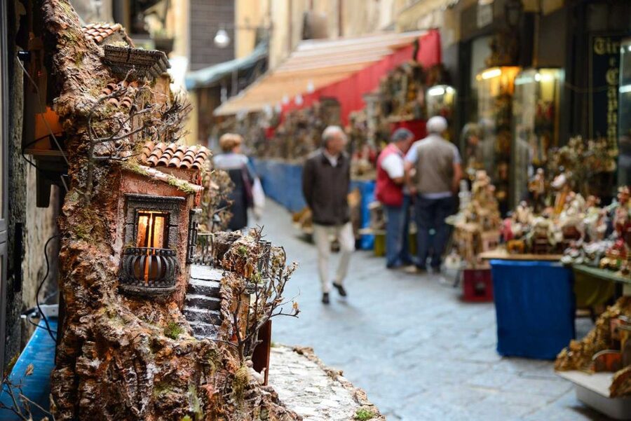 Naples: daily/weekly transport ticket, map and audio guide - Walking Naples your way: from station streets to panorama pauses