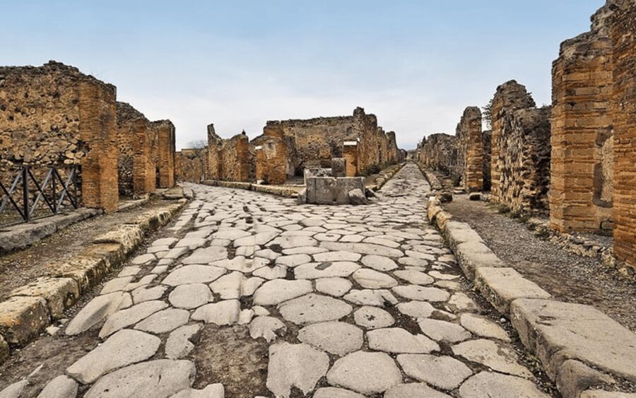 Naples: Herculaneum Entry Ticket with Digital Audio Guide - Pacing a one-day visit: how long to stay and when to go