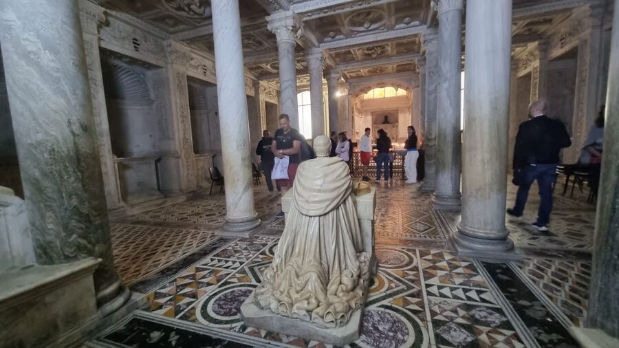 Naples: Monuments and Historic District Self-Guided Tour - A self-guided audio tour that actually matches Naples