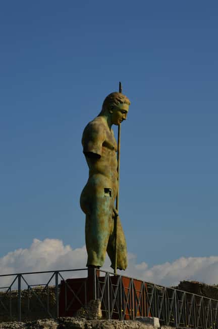 Naples:Pompeii SkiptheLine Ticket audioguide Round-Trip Bus - Fast-track entry and the ID rule you shouldn’t skip