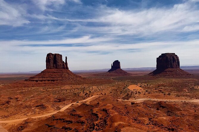 Navajo Tribal Park Monument Valley Self-Guided Driving Tour - Road conditions and vehicle choice for the 17-mile loop