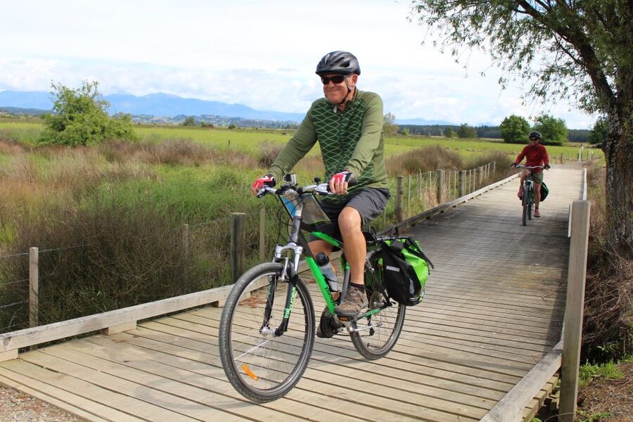 Nelson: Self-Guided Tunnel to Town Cycling Tour via Mapua - Mapua Ferry to Mapua Wharf: the coastline finishing touch