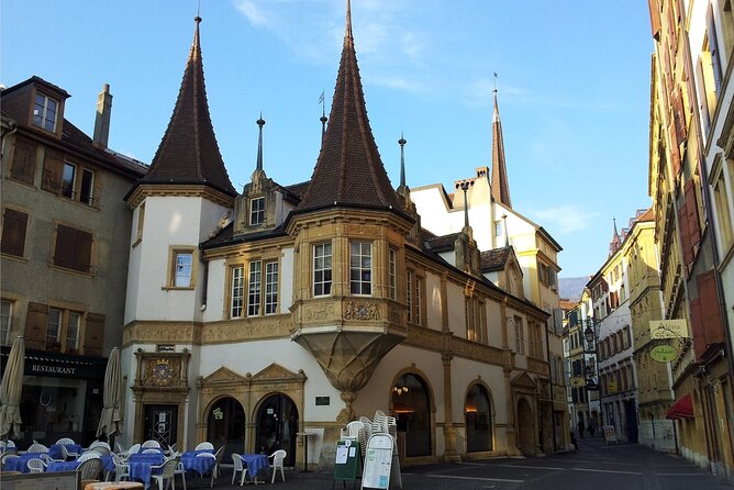 Neuchâtel Scavenger Hunt and Sights Self-Guided Private Tour - Languages and private group feel