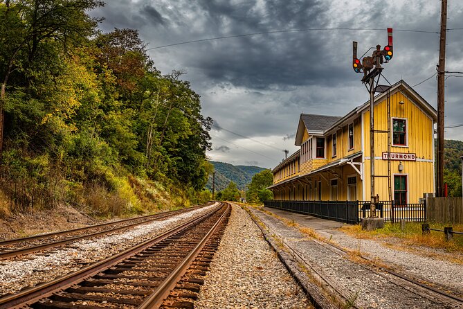 New River Gorge National Park Self-Guided Driving Audio Tour - Stop 5: Oak Hill and the 1952 snowstorm tale