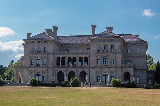 Newport Cliff Walk - Legends of the Gilded Age GPS Guided Audio Tour - The Breakers: Vanderbilt power, an open door, and what you can skip