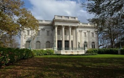 Newport Cliff Walk Self-Guided Walking Tour - Easton’s Beach to Chanler: the walk starts with the setting