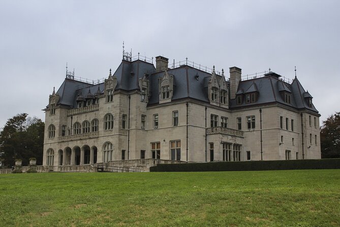 Newport Cliff Walk Self-Guided Walking Tour - Beechwood and Marble House: Astors, Alva, and the tea house detail