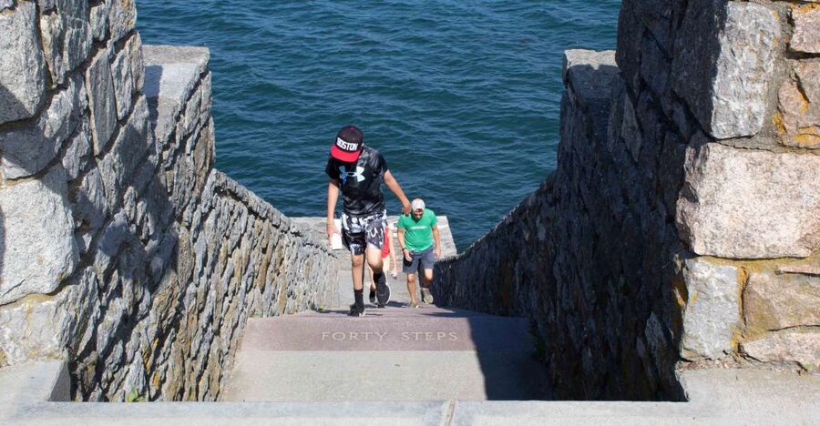 Newport, Rhode Island: Cliff Walk Gilded Age Audio Tour - Starting at Forty Steps: where your Cliff Walk story begins