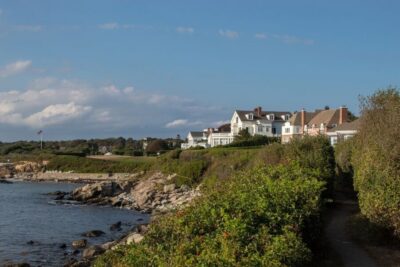 Newport, Rhode Island: Cliff Walk Gilded Age Audio Tour - How the GPS audio tour works (and what to watch for)