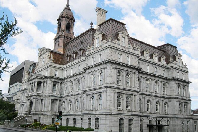 Old Montreal: Self-Guided Tour from Place D‘Armes to Old Port - Place Jacques-Cartier: where the audio pauses meet real life