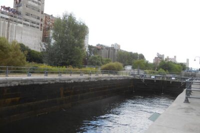 Old Montreal self-guided walking tour & scavenger hunt - Getting started: phone setup and the internet you’ll need