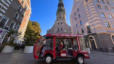 Old Riga Heated E-Bus Tour with Audio Guide & Mulled Wine - Price and comfort: why $8 can make sense here