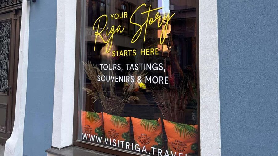 Old Riga Heated E-Bus Tour with Audio Guide & Mulled Wine - Listening to Old Riga: the audio guide’s strengths and limits