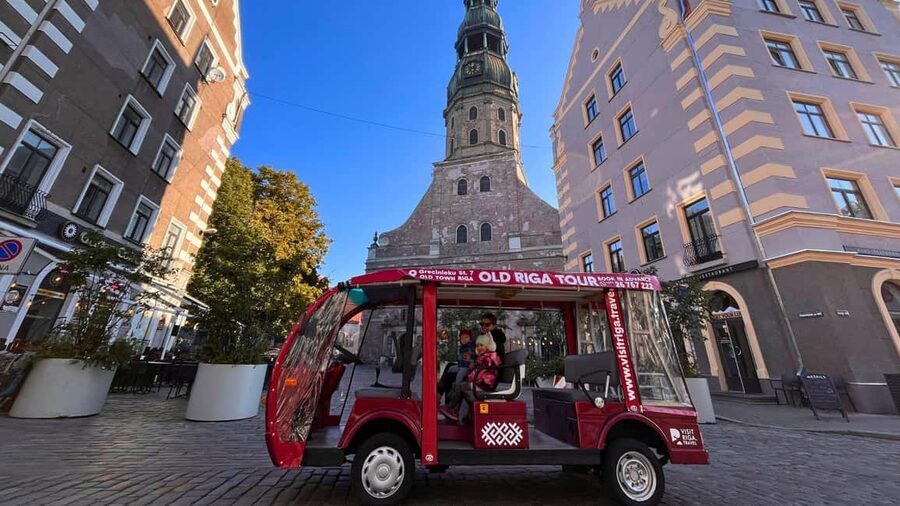 Old Riga Heated E-Bus Tour with Audio Guide & Mulled Wine - Price and comfort: why $8 can make sense here