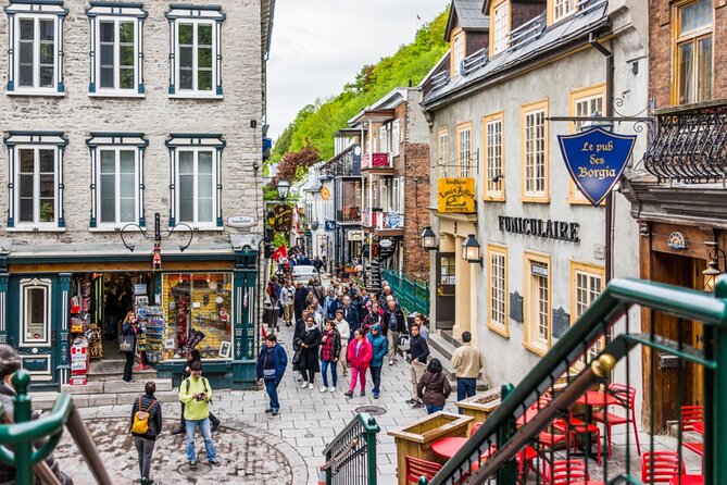 Old Town Quebec Secrets: Private Exploration Game and Tour - Saint-Louis Gate: French defenses and British control of movement
