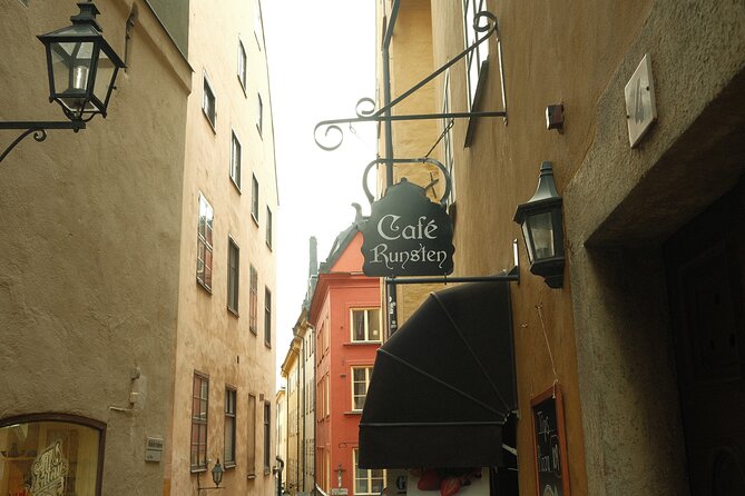 Old Town Self-Guided Tour with interactive challenges - Sankt Göran och Draken Statue: A Legend You Can Actually See