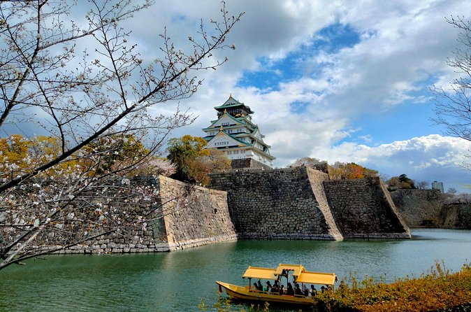 Osaka Castle & Temple Walking Tour with Multilingual Audio Guide - Isshinji Temple and Sanzenbuddha Hall: Statue Viewing That Makes Sense