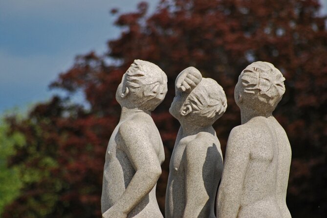 Oslo Scavenger Hunt and Highlights Self Guided Audio Tour - Stop 1: Frogner Park (a big open-air warm-up)