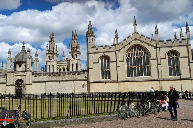 Oxford's literary legends and landmarks: A Self-Guided Audio Tour - Clarendon Square, the Divinity School library, and Harry Potter details