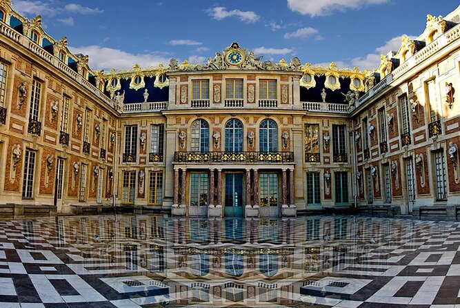 Palace of Versailles: tickets, audio guide and transfer - Hotel Pickup and the Road to Versailles