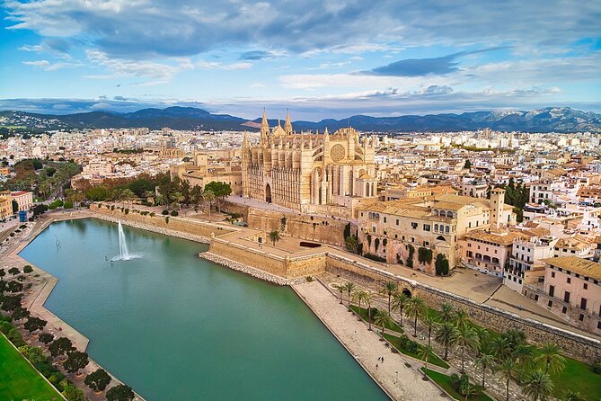 Palma de Mallorca: City Walk Audio Guide in 7 Languages on Phone - Palma City Walk With GPS Audio: Why It Fits This City So Well