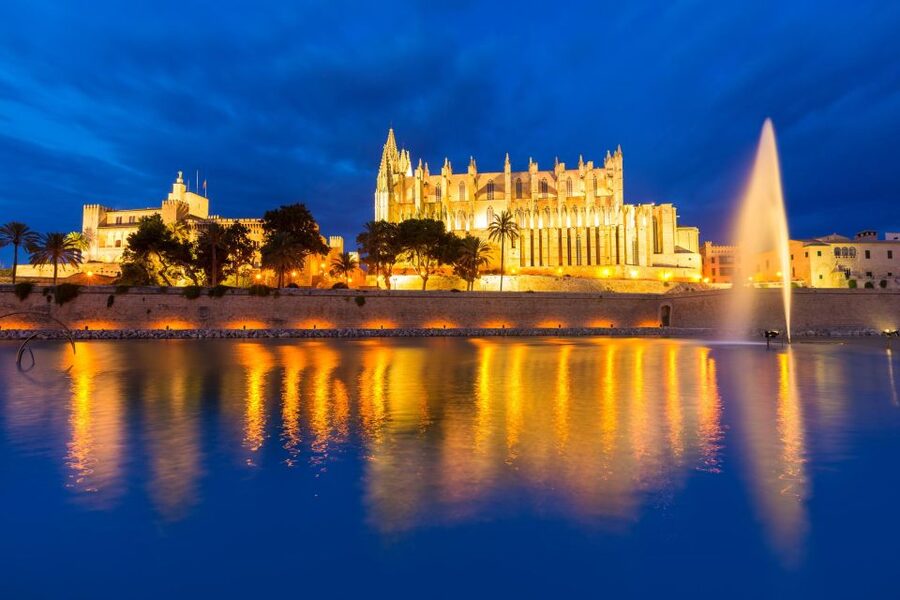 Palma de Mallorca: Self-Guided Audio Tour - The self-guided format: why it feels better than group tours here