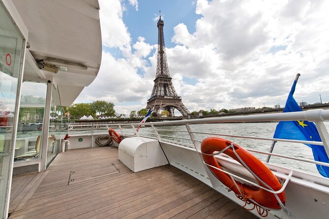 Paris: Batobus Hop-On Hop-Off Cruise & Landmarks Audio Tour - Audio guide and app: the smartest way to turn views into learning
