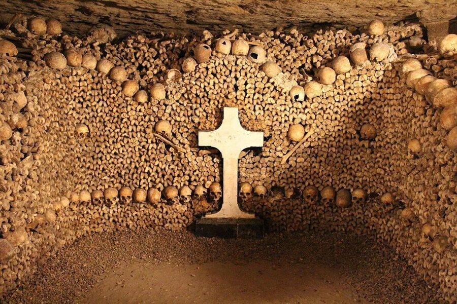Paris: Catacombs Entry & Seine River Cruise with Audio Guide - What you’ll see underground, and why it feels so different