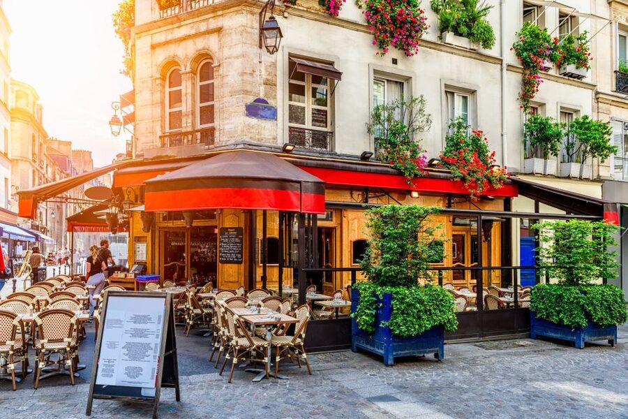 Paris City Center Self-Guided Walking Tour - Champs-Élysées to Arc de Triomphe: long views, big energy