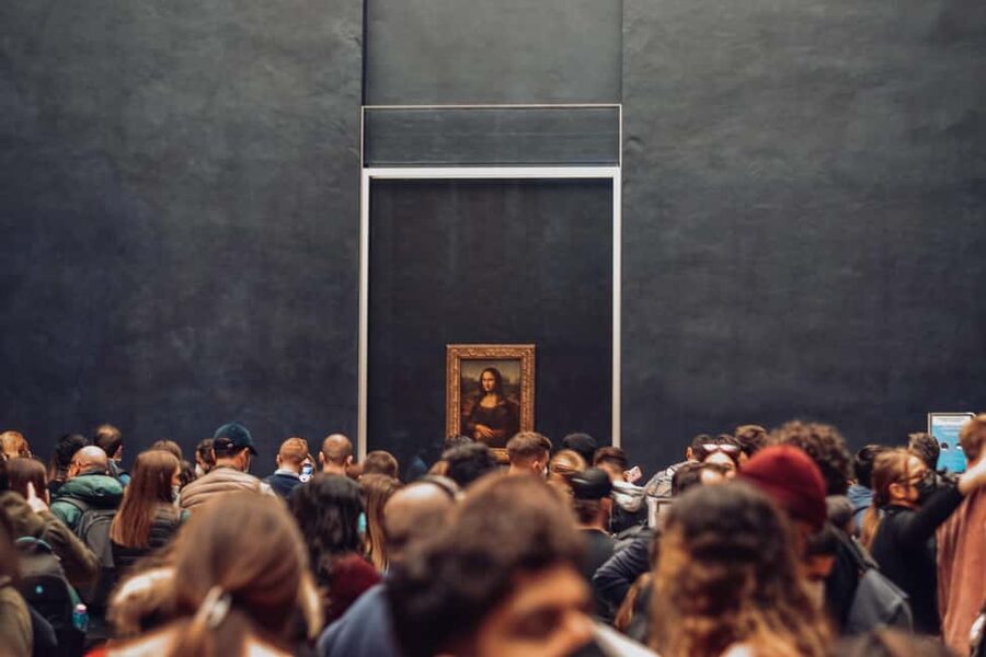 Paris: Louvre Museum Hosted Entry and Mona Lisa Audioguide - Why the host meet-up is the smartest part